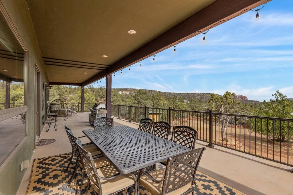 Close To Fresh Creek! Sleeps 12 ~ Amazing Views W/Serene Open Space ~ Hot Tub + Game Room ~ Trails Outside Sedona Exterior foto