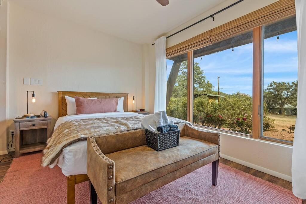 Close To Fresh Creek! Sleeps 12 ~ Amazing Views W/Serene Open Space ~ Hot Tub + Game Room ~ Trails Outside Sedona Exterior foto
