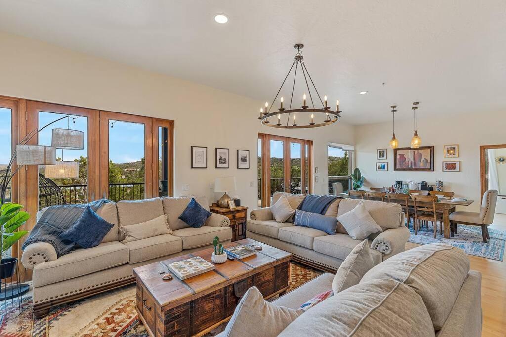 Close To Fresh Creek! Sleeps 12 ~ Amazing Views W/Serene Open Space ~ Hot Tub + Game Room ~ Trails Outside Sedona Exterior foto