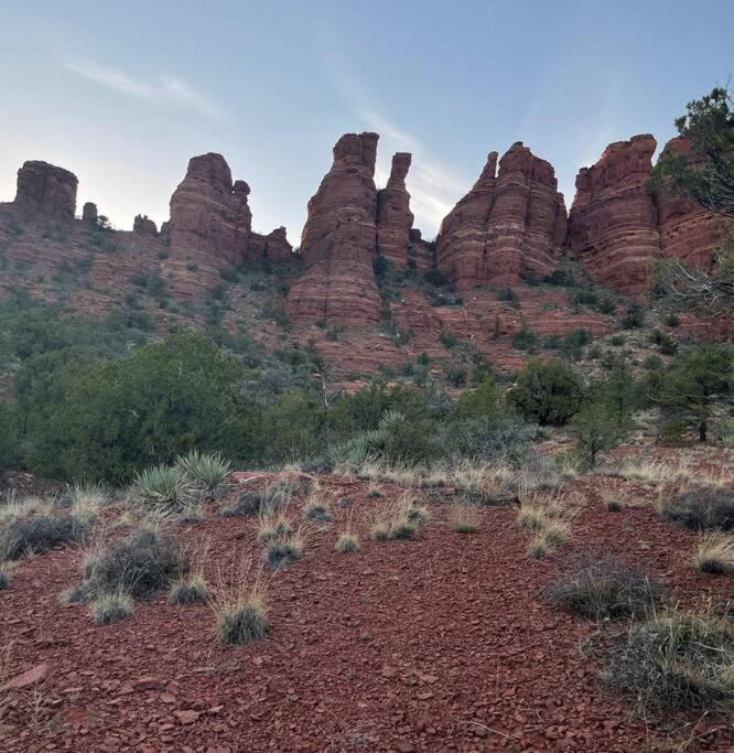 Close To Fresh Creek! Sleeps 12 ~ Amazing Views W/Serene Open Space ~ Hot Tub + Game Room ~ Trails Outside Sedona Exterior foto
