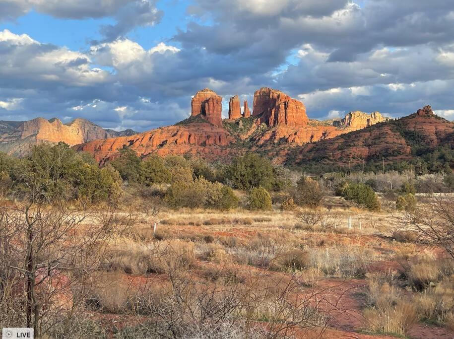 Close To Fresh Creek! Sleeps 12 ~ Amazing Views W/Serene Open Space ~ Hot Tub + Game Room ~ Trails Outside Sedona Exterior foto